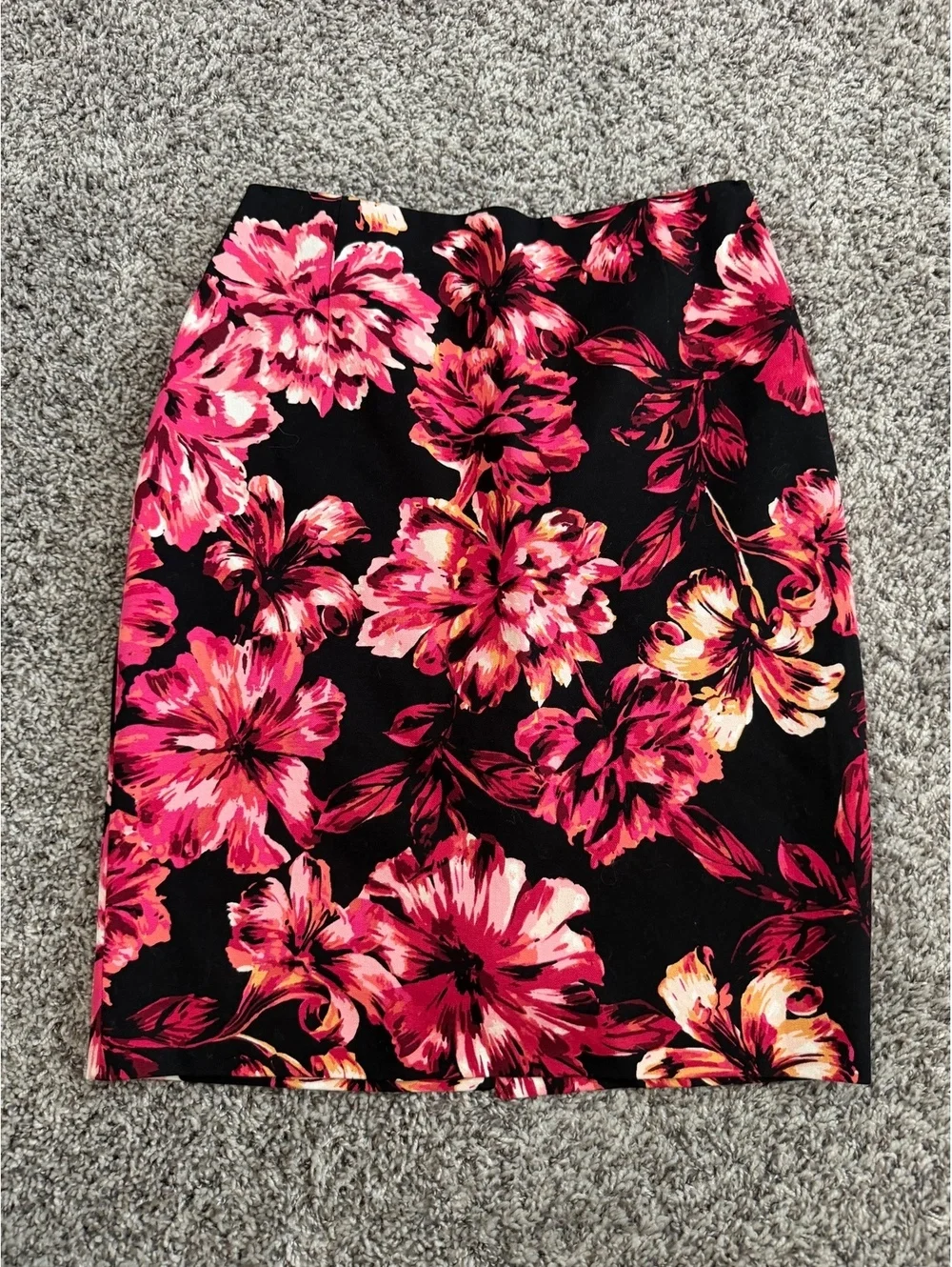 WHBM Pink Floral Cotton Blend Stretch Black Career Pencil Skirt Size 6